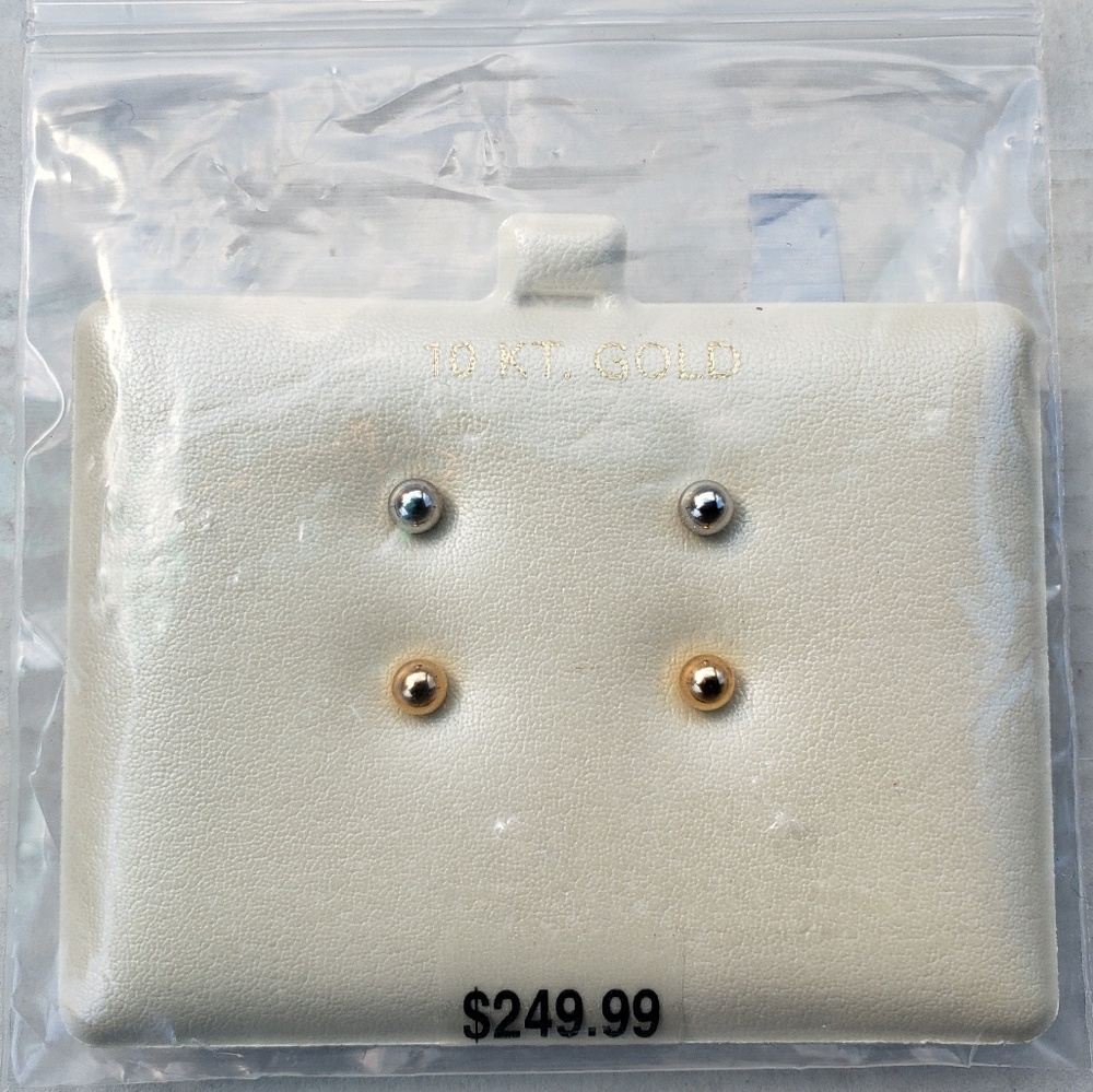 Stud Earrings